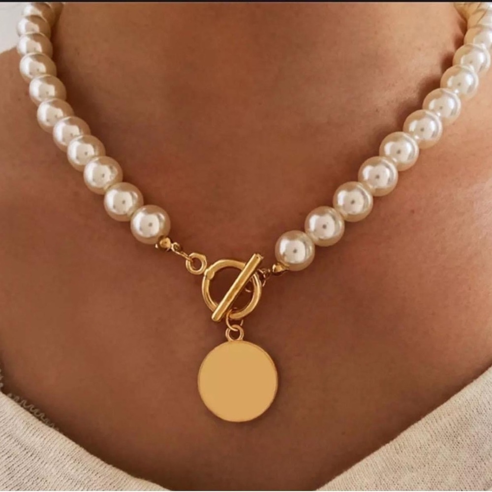 Pearl necklace
